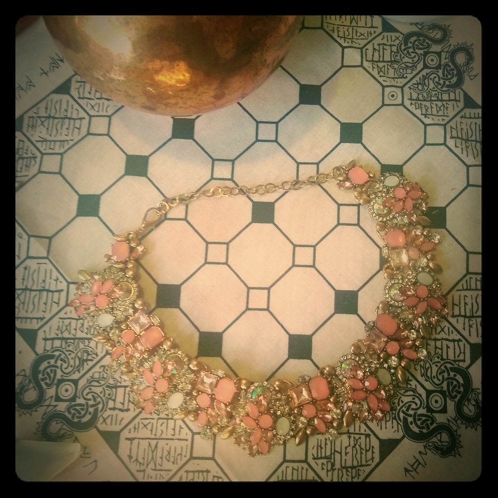 Gorgeous Viintage Choker Collar